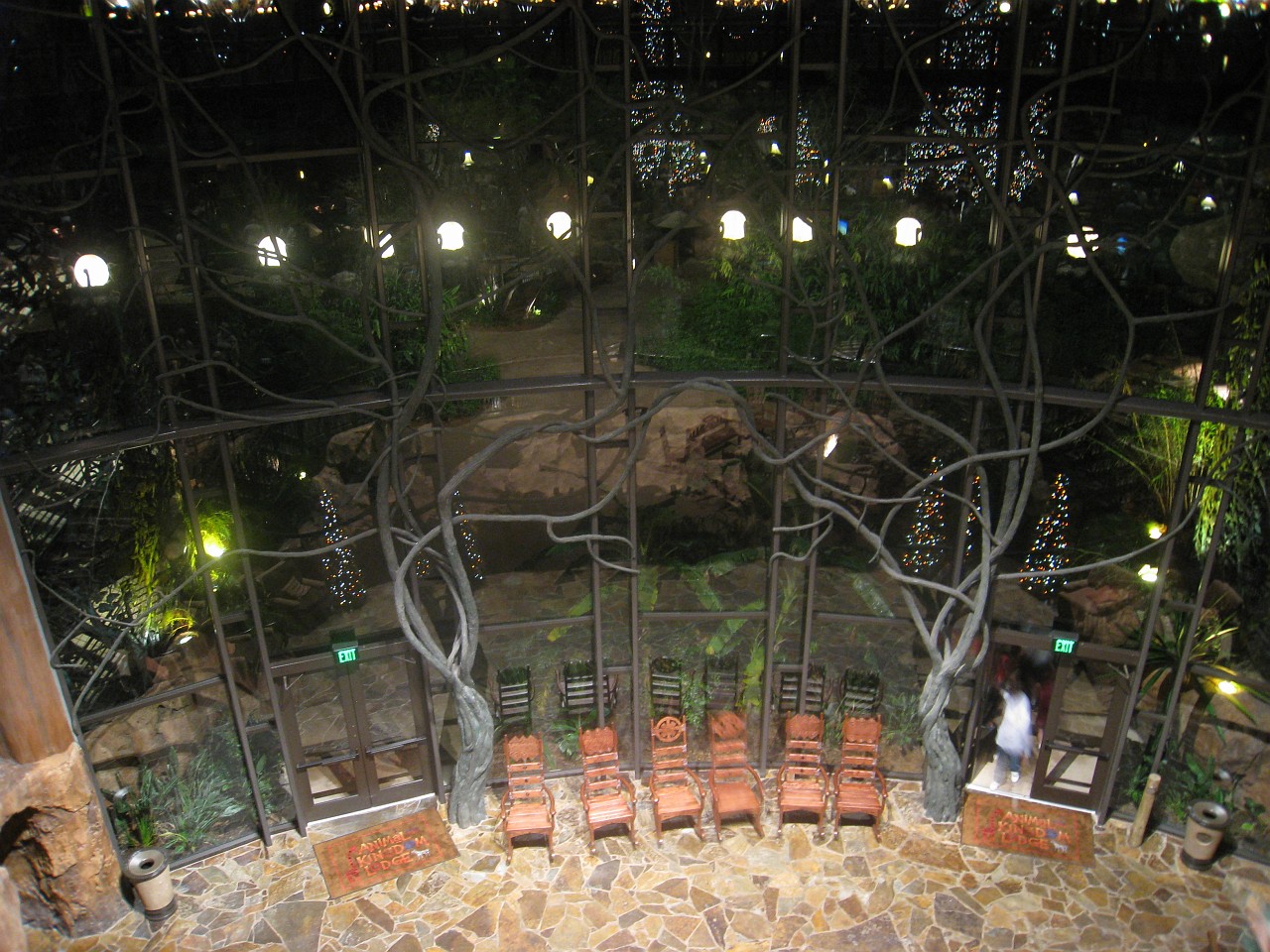 Vacation 2007-12 - Disney Parks  0901.jpg - The 2007-08 vacation to Florida included Disney World. We visited some of the larger theme Resorts along with Animal Kingdom and Disney Hollywood Studios.